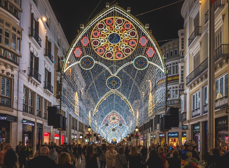 En navidad se llena de luz