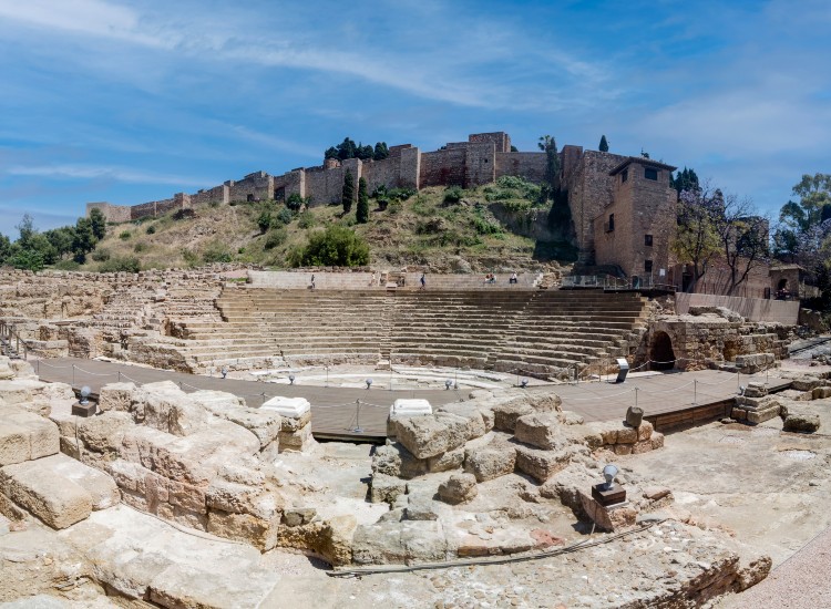 Teatro romano de día