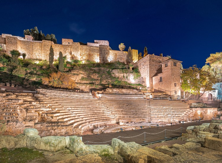 Teatro romano de noche